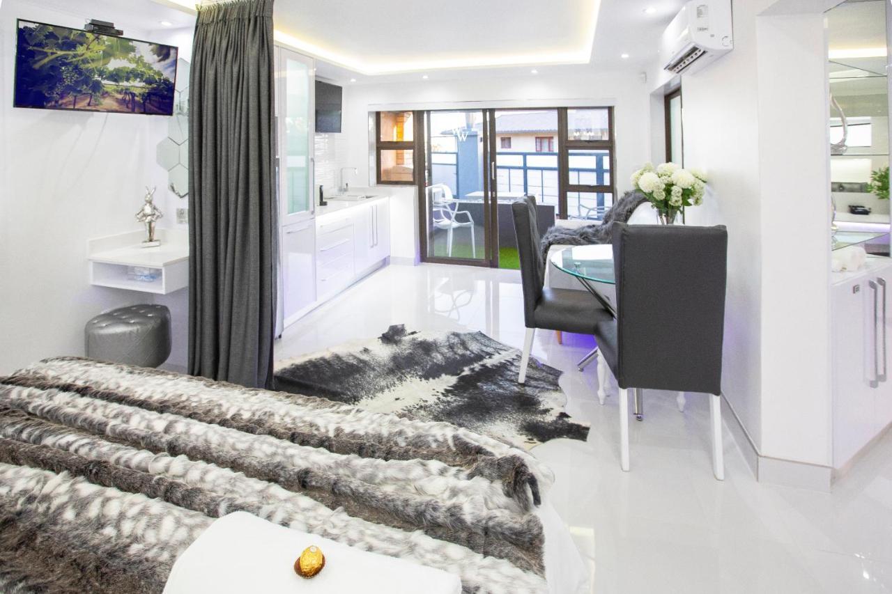 Wilderness Waters Boutique Suites - Adults Only Exteriör bild